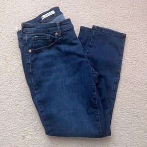NWOT Universal Thread Curvy Skinny Mid-Rise Jeans